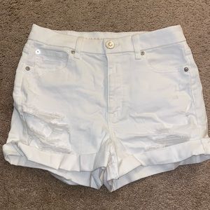 NWOT American Eagle white jean shorts size 6